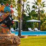 B&B Emesh Boutique