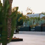 Emesh Boutique 4*