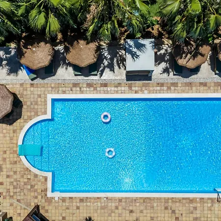 Emesh Boutique Bed & Breakfast 4*