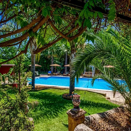 Emesh Boutique Bed & Breakfast 4*